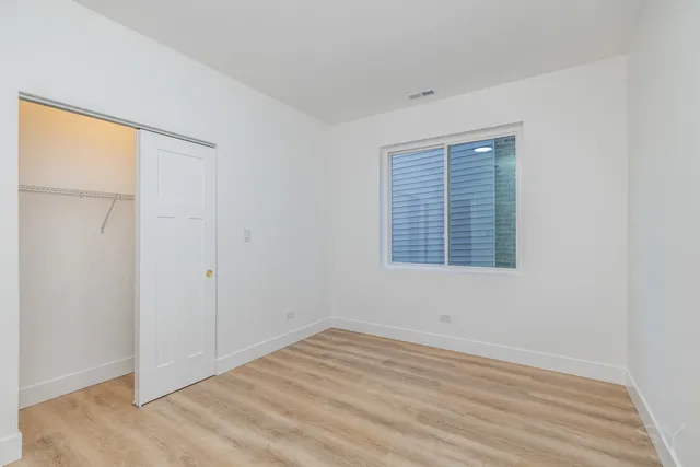 $2,400 | 2949 West 25th Place, Unit 1, Chicago, IL 60623