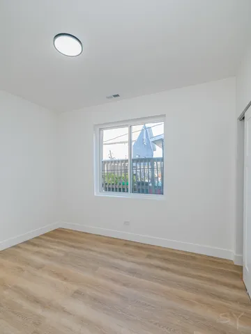 $2,400 | 2949 West 25th Place, Unit 1, Chicago, IL 60623