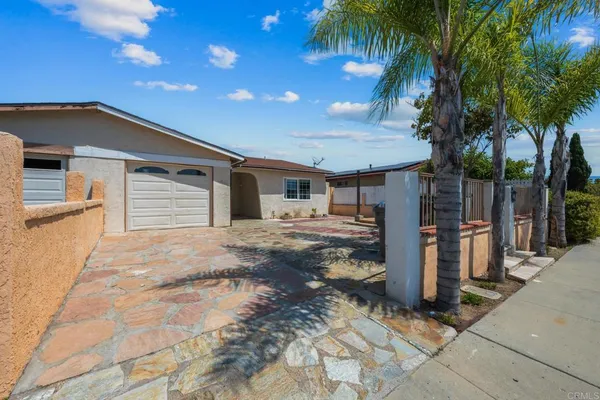 $549,999 | 4608 Calle De Retiro, Oceanside, CA 92057