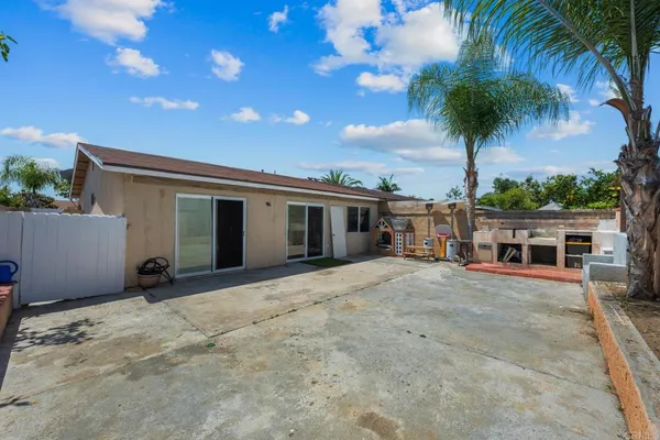 $549,999 | 4608 Calle De Retiro, Oceanside, CA 92057