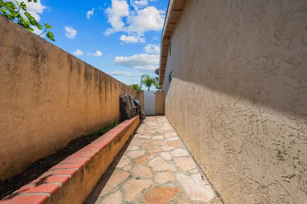 $549,999 | 4608 Calle De Retiro, Oceanside, CA 92057