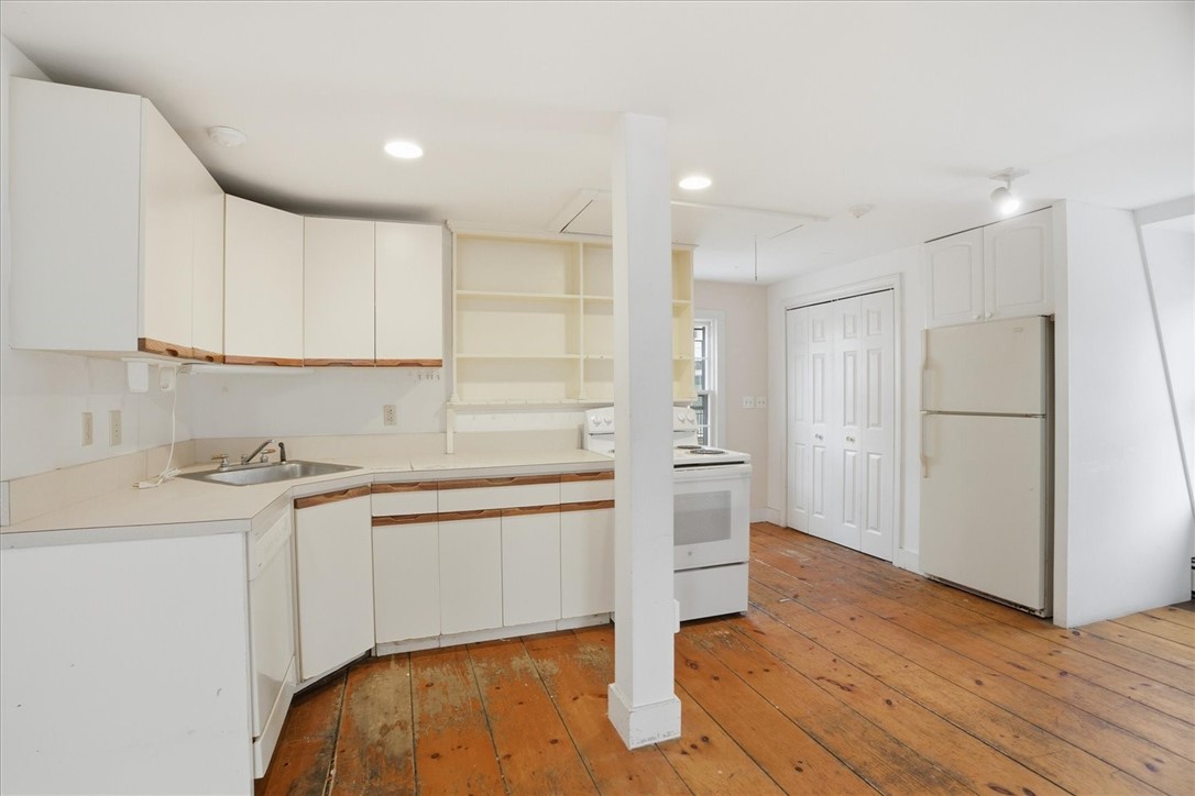 5 Lee's Newport, RI 02840 - Photo 16 of 34