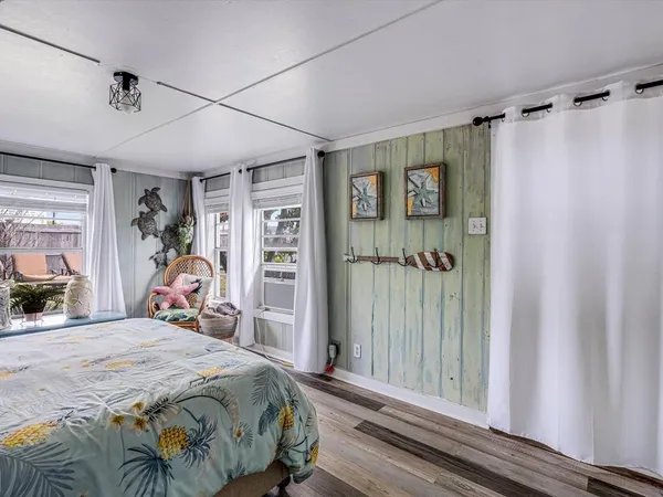 $2,650 | 935 South Church Street, Rockport, TX 78382