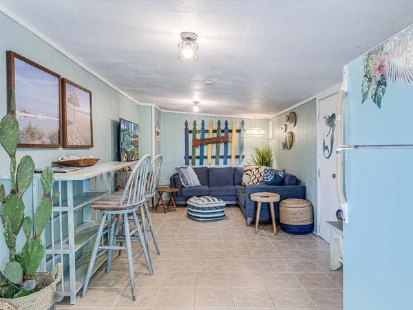 $2,650 | 935 South Church Street, Rockport, TX 78382