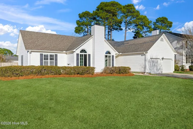 $475,000 | 901 Sheffield Drive, Wilmington, NC 28411