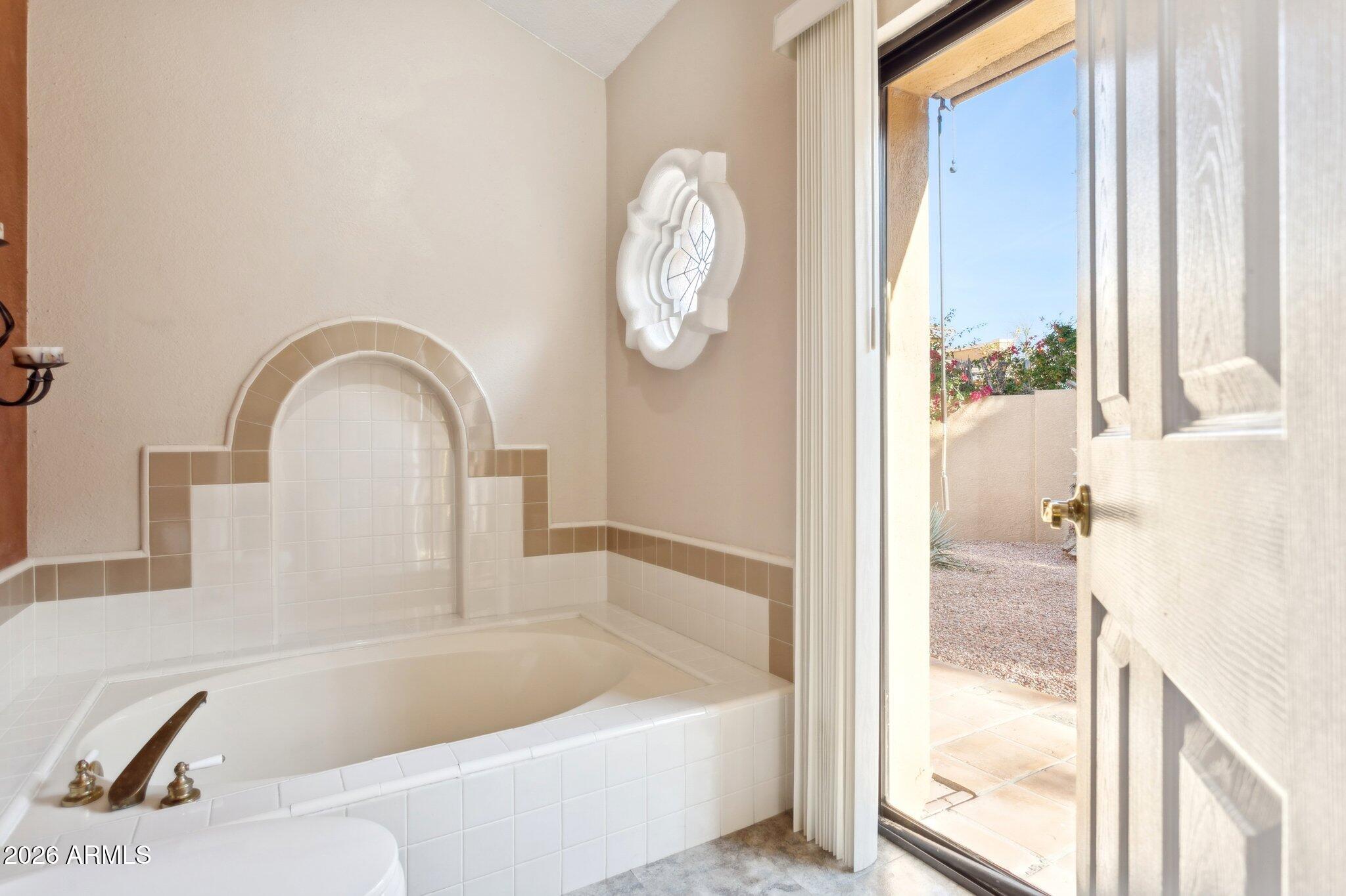 10847 North 11th Street Phoenix, AZ 85020 - Photo 24 of 57 Master Bathroom