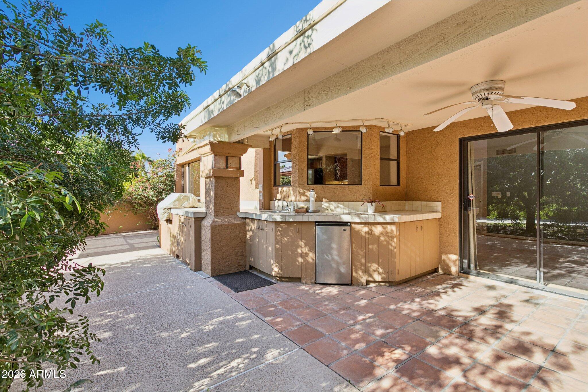 10847 North 11th Street Phoenix, AZ 85020 - Photo 36 of 57 Backyard Wraparound BBQ with Sink/Fridge