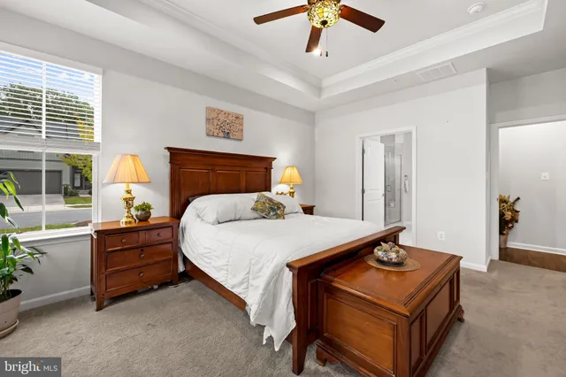 a en suite bathroom with a shower
