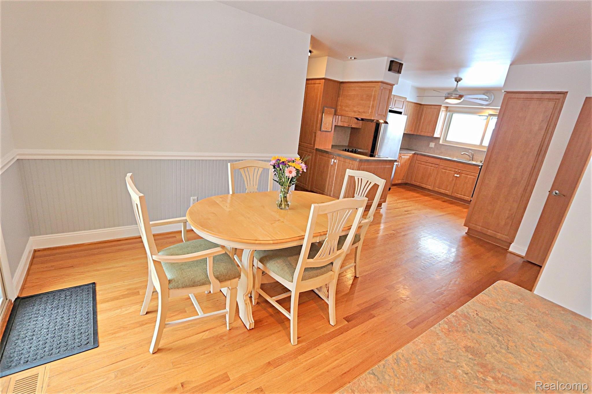 7141 Fairhill Road Bloomfield Hills, MI 48301 - Photo 9 of 47 Kitchen Dining