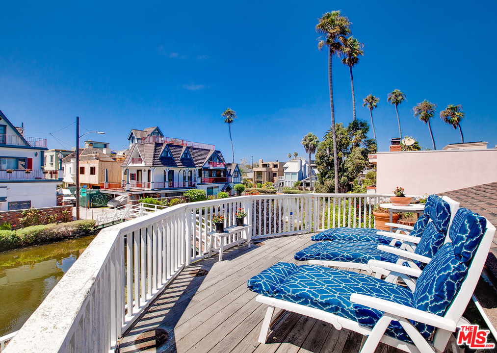 2327 Eastern Court Venice, CA 90291 - Photo 3 of 44 a view of balcony and patio