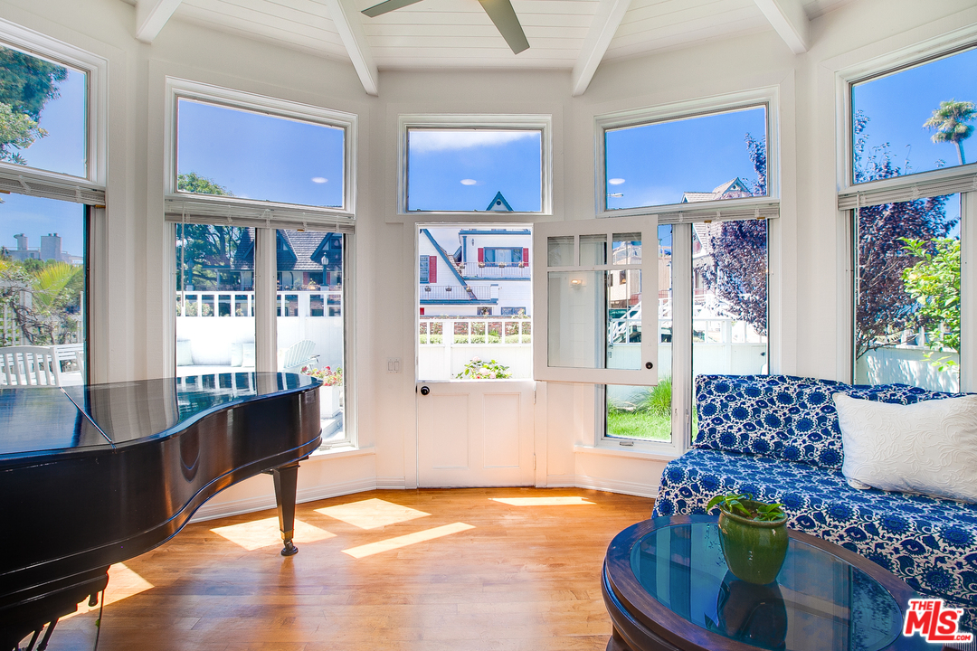 2327 Eastern Court Venice, CA 90291 - Photo 9 of 44 a living room with furniture window and wooden floor