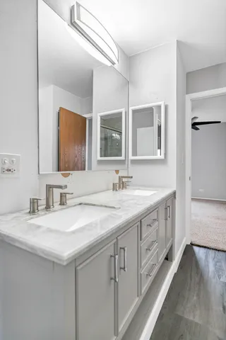 $239,000 | 1941 Quaker Hollow Lane, Unit 1941, Streamwood, IL 60107