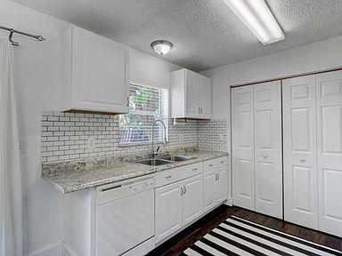 24 East 25th Street Riviera Beach, FL 33404 - Photo 9 of 30 Kitchen