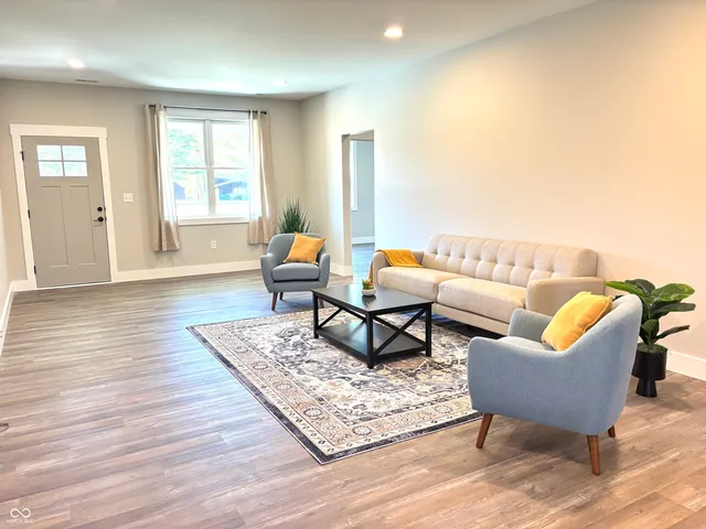 $399,000 | 710 White Oak Road, Spencer, IN 47460