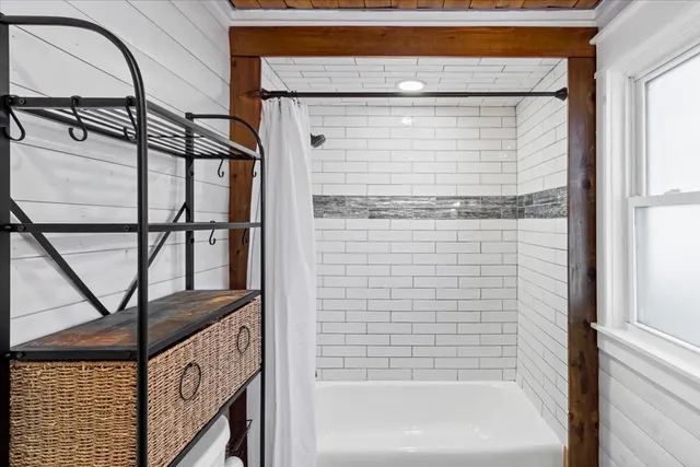 $350,000 | 108 Lincoln Avenue, Round Lake, IL 60073