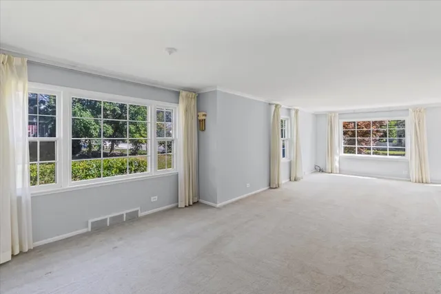 $350,000 | 108 Lincoln Avenue, Round Lake, IL 60073