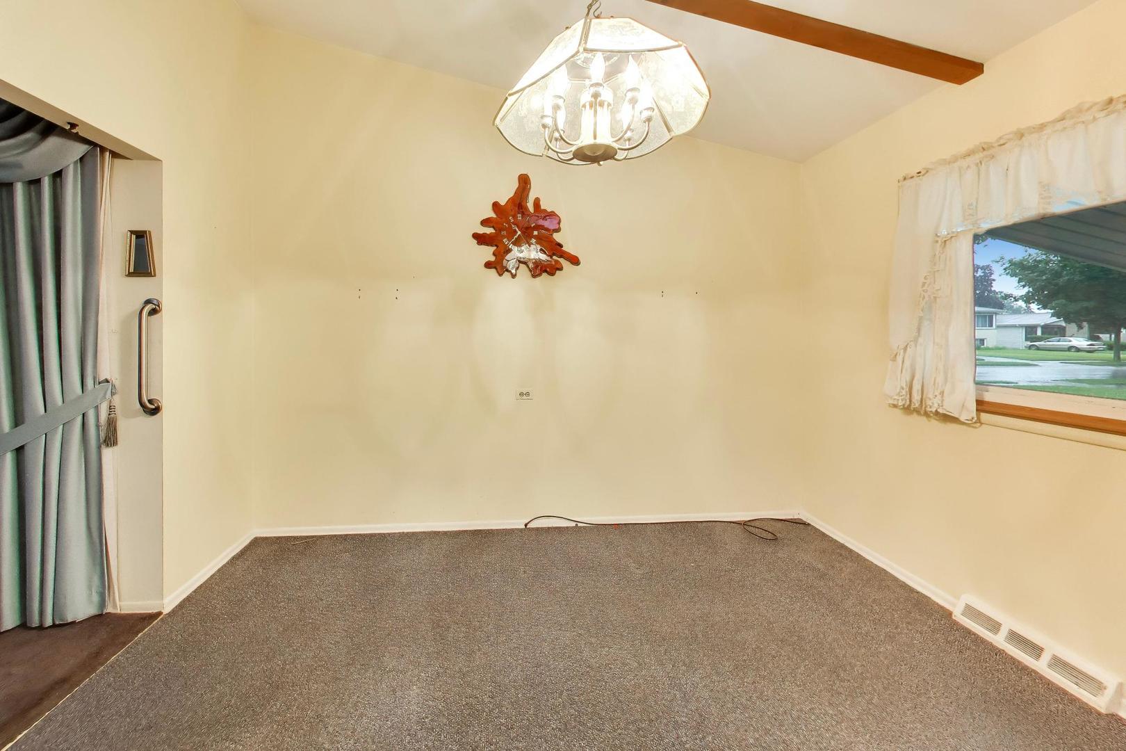 920 Pleasant Avenue Addison, IL 60101 - Photo 8 of 32