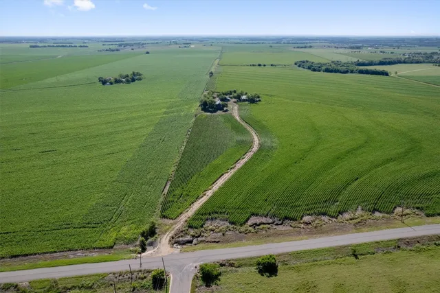 $2,450,000 | 1701 County Road 424, Taylor, TX 76574