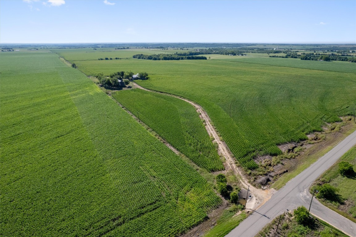 1701 County Road 424 Taylor, TX 76574 - Photo 8 of 22 a view of a field with an ocean