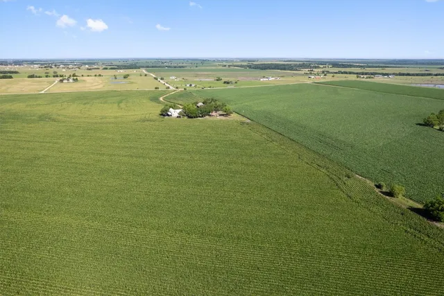 $2,450,000 | 1701 County Road 424, Taylor, TX 76574