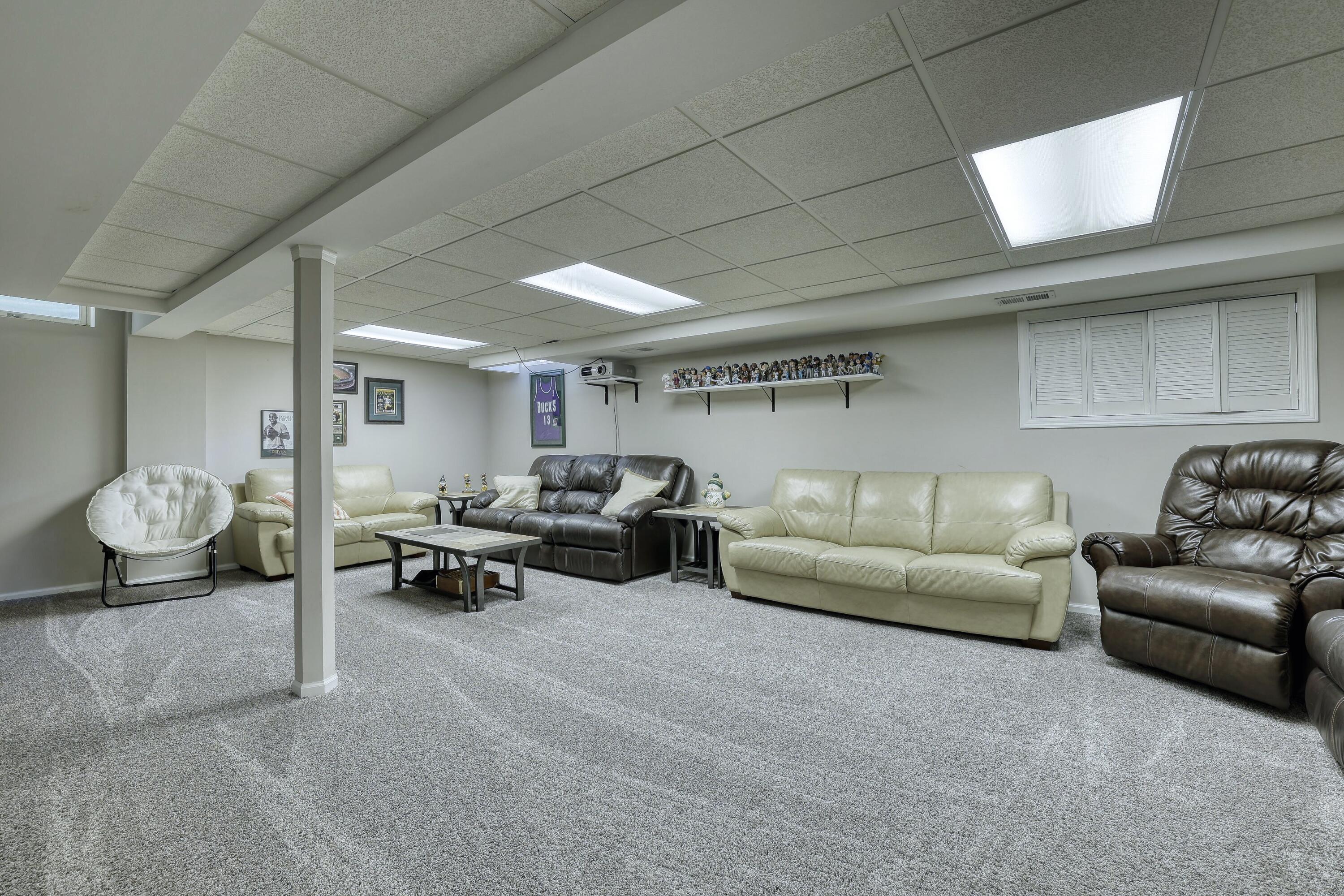 1135 South Ridgeway Road Brookfield, WI 53045 - Photo 51 of 63 LL Family Room