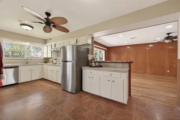 $3,100 | 5646 Hazen Street, Houston, TX 77081