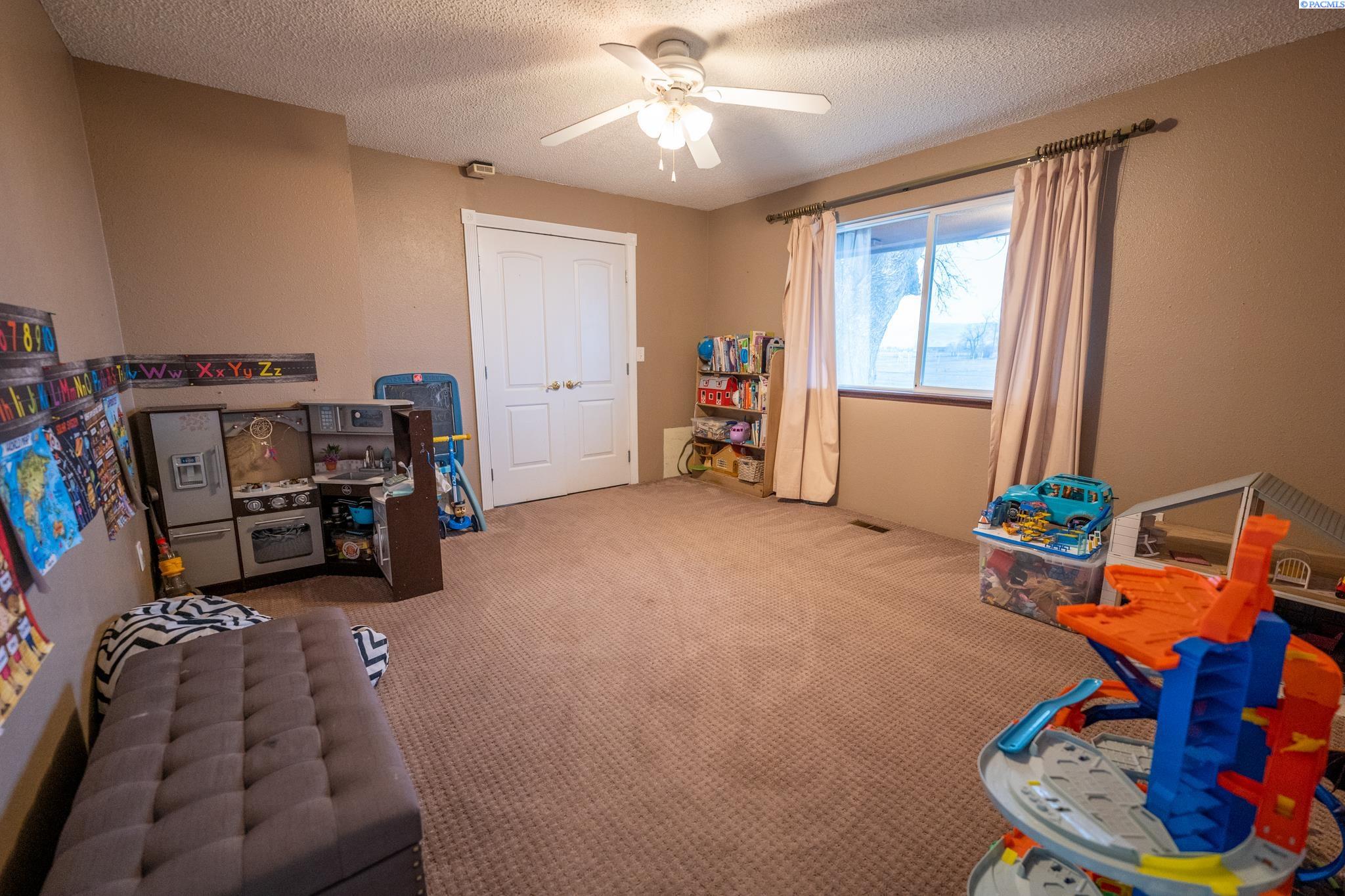 1983 Apricot Road Grandview, WA 98930 - Photo 14 of 27 Gallery Image 14