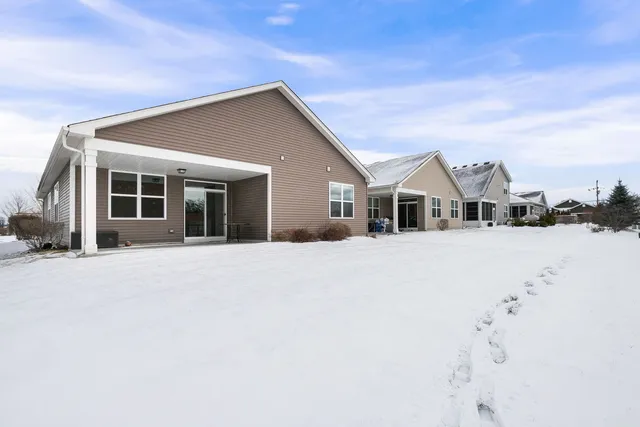 $400,000 | 6480 Doral Drive, Gurnee, IL 60031