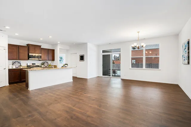 $400,000 | 6480 Doral Drive, Gurnee, IL 60031