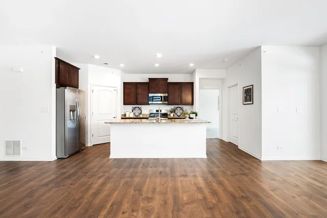 $400,000 | 6480 Doral Drive, Gurnee, IL 60031