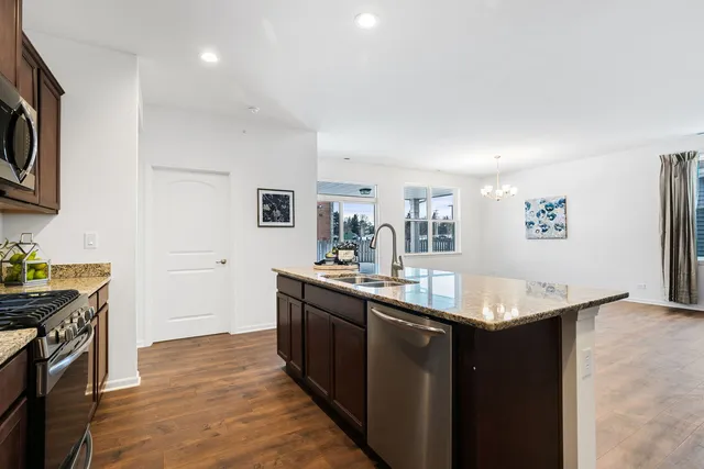 $400,000 | 6480 Doral Drive, Gurnee, IL 60031