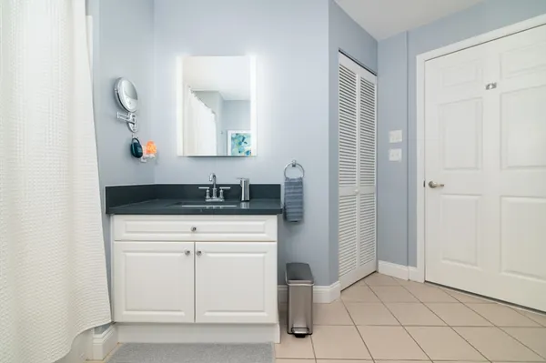 $689,999 | 10 Seaport Drive, Unit 2505, Quincy, MA 02171