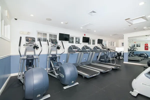 $689,999 | 10 Seaport Drive, Unit 2505, Quincy, MA 02171