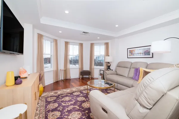 $689,999 | 10 Seaport Drive, Unit 2505, Quincy, MA 02171