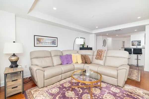 $689,999 | 10 Seaport Drive, Unit 2505, Quincy, MA 02171