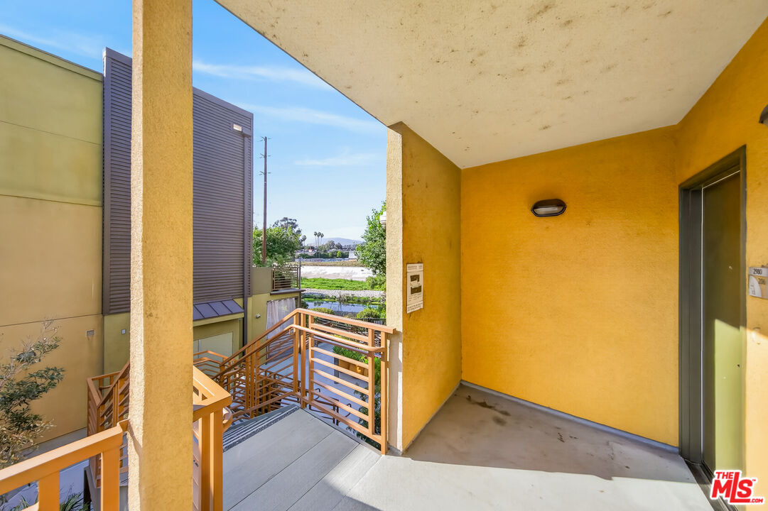 2980 Ripple Place, Unit 206 Los Angeles, CA 90039 - Photo 31 of 46