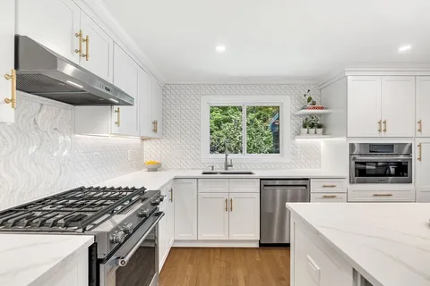 $1,399,000 | 19 Marked Tree Road, Needham, MA 02492