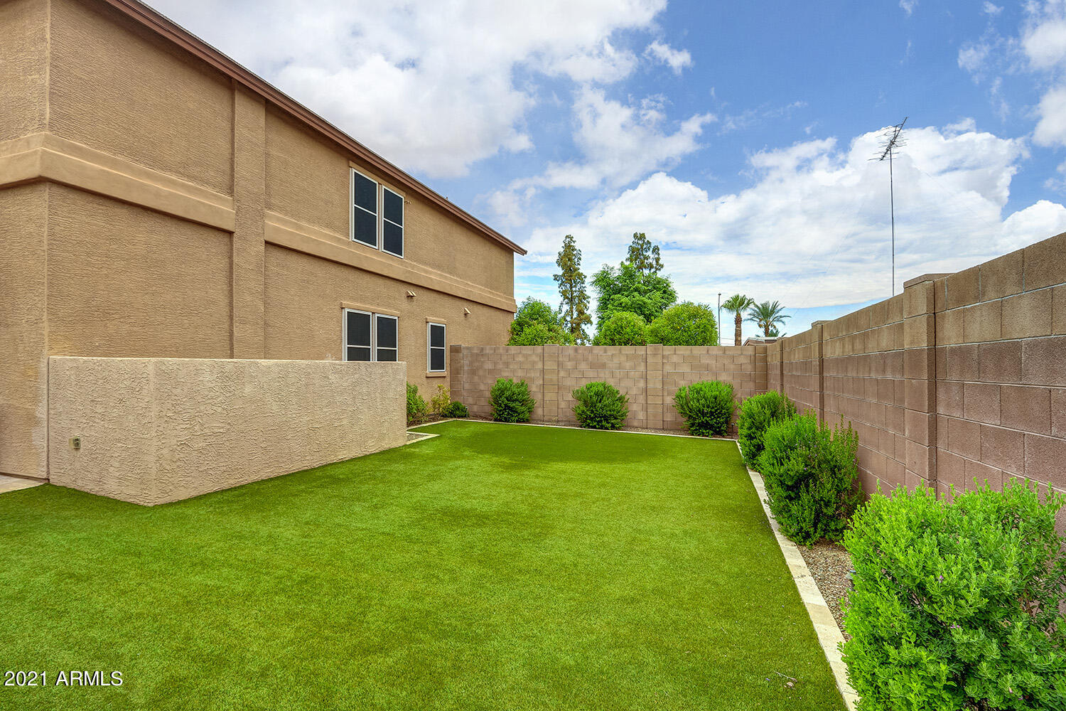 3027 East Charter Oak Road Phoenix, AZ 85032 - Photo 34 of 39 Lawn