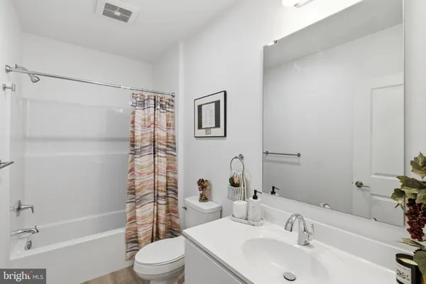 $2,076 | 915 North Broad Street, Unit 304, Philadelphia, PA 19123