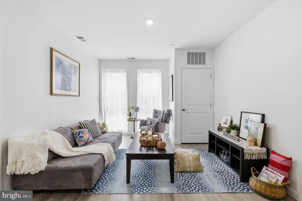 $2,076 | 915 North Broad Street, Unit 304, Philadelphia, PA 19123
