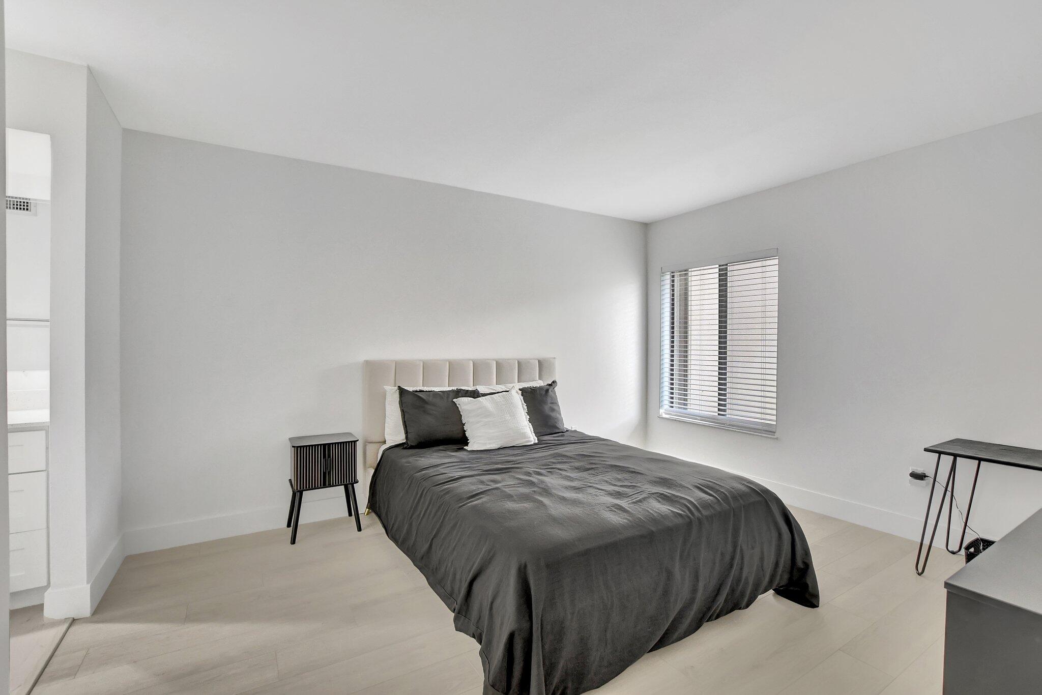 300 East Club Circle, Unit 105 Boca Raton, FL 33487 - Photo 15 of 30 15-web-or-mls-DSC_0256