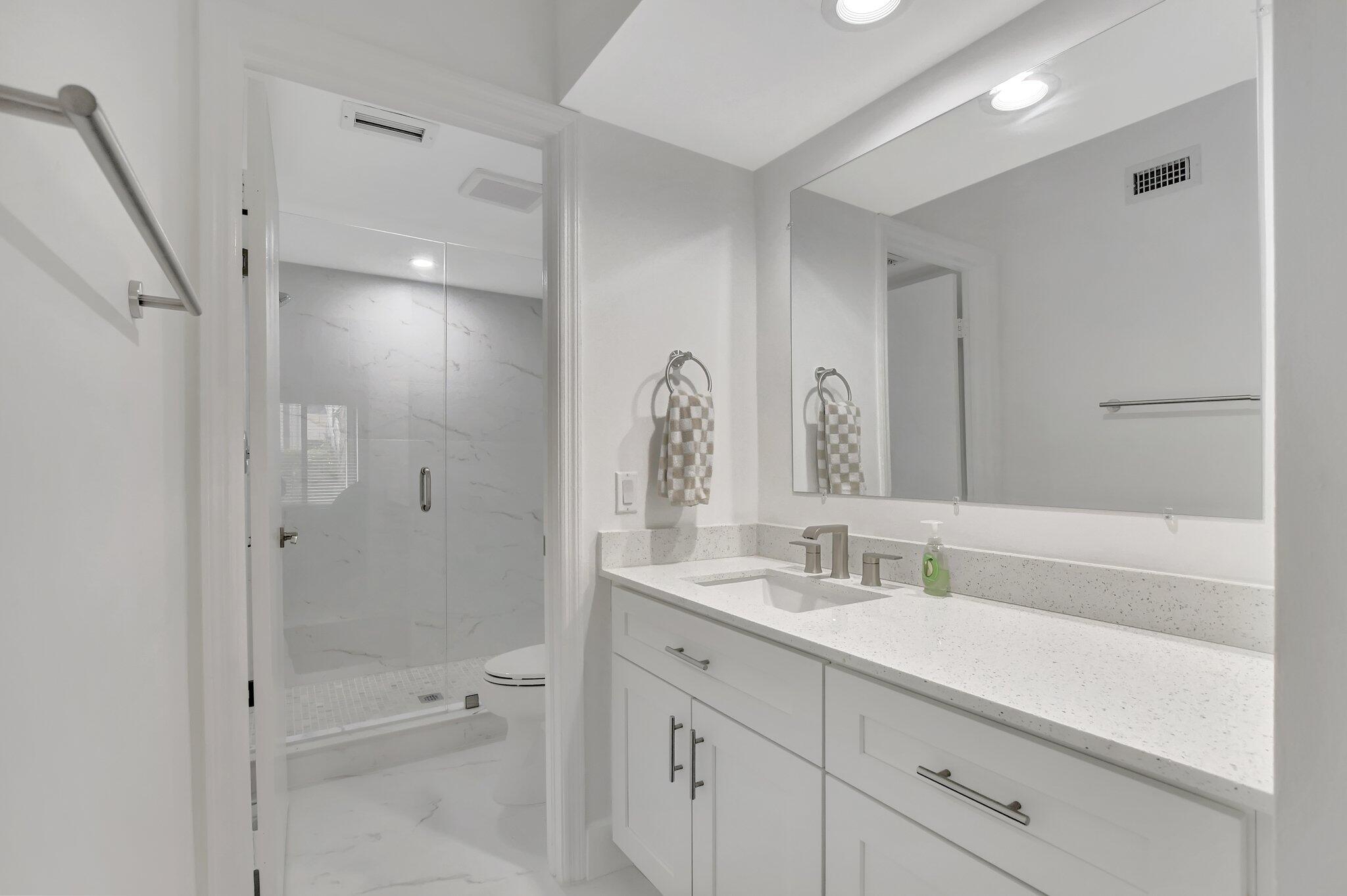 300 East Club Circle, Unit 105 Boca Raton, FL 33487 - Photo 18 of 30 18-web-or-mls-DSC_0271