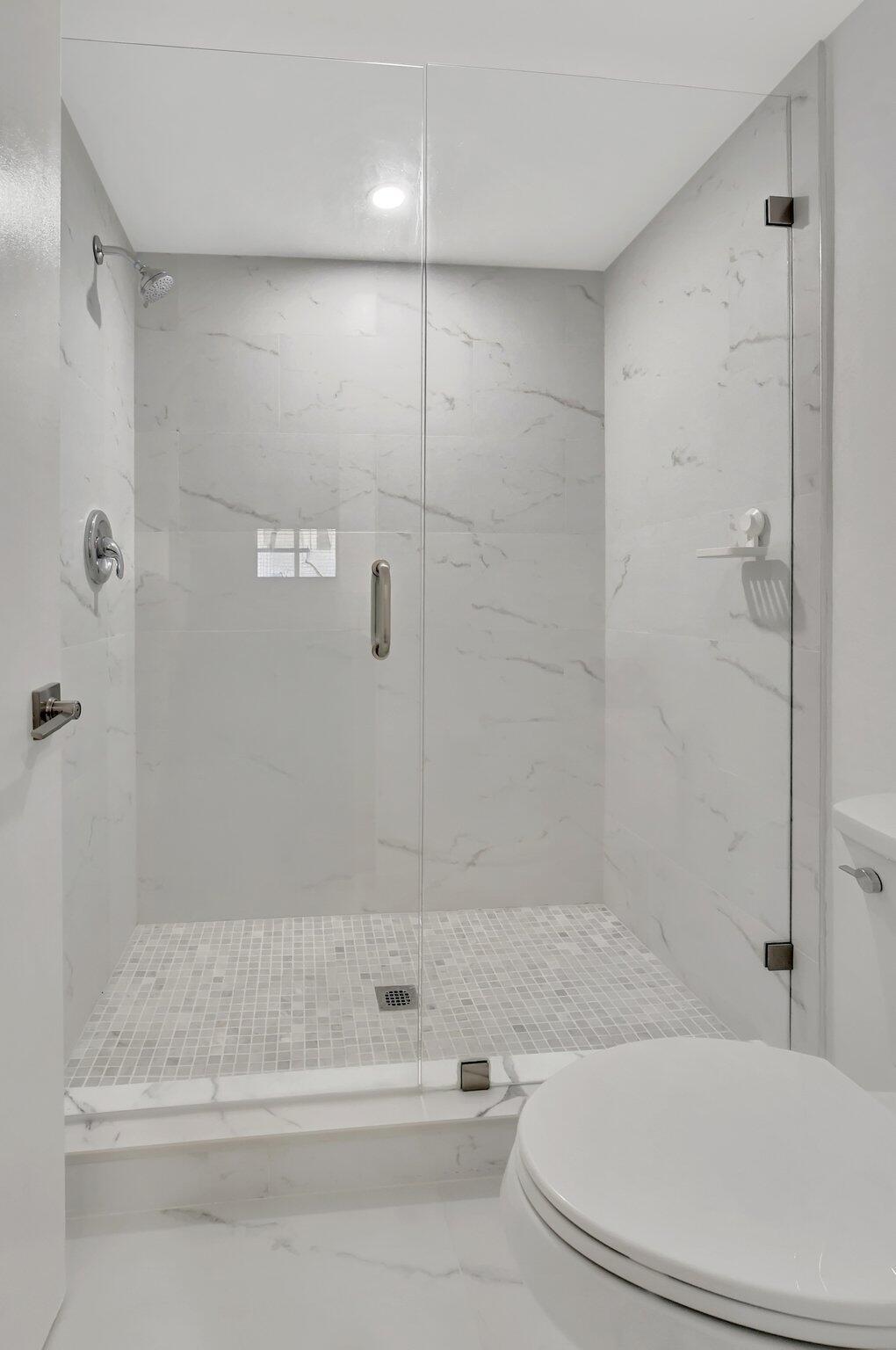 300 East Club Circle, Unit 105 Boca Raton, FL 33487 - Photo 20 of 30 20-web-or-mls-DSC_0281