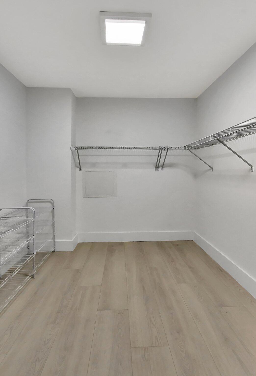 300 East Club Circle, Unit 105 Boca Raton, FL 33487 - Photo 21 of 30 21-web-or-mls-DSC_0286