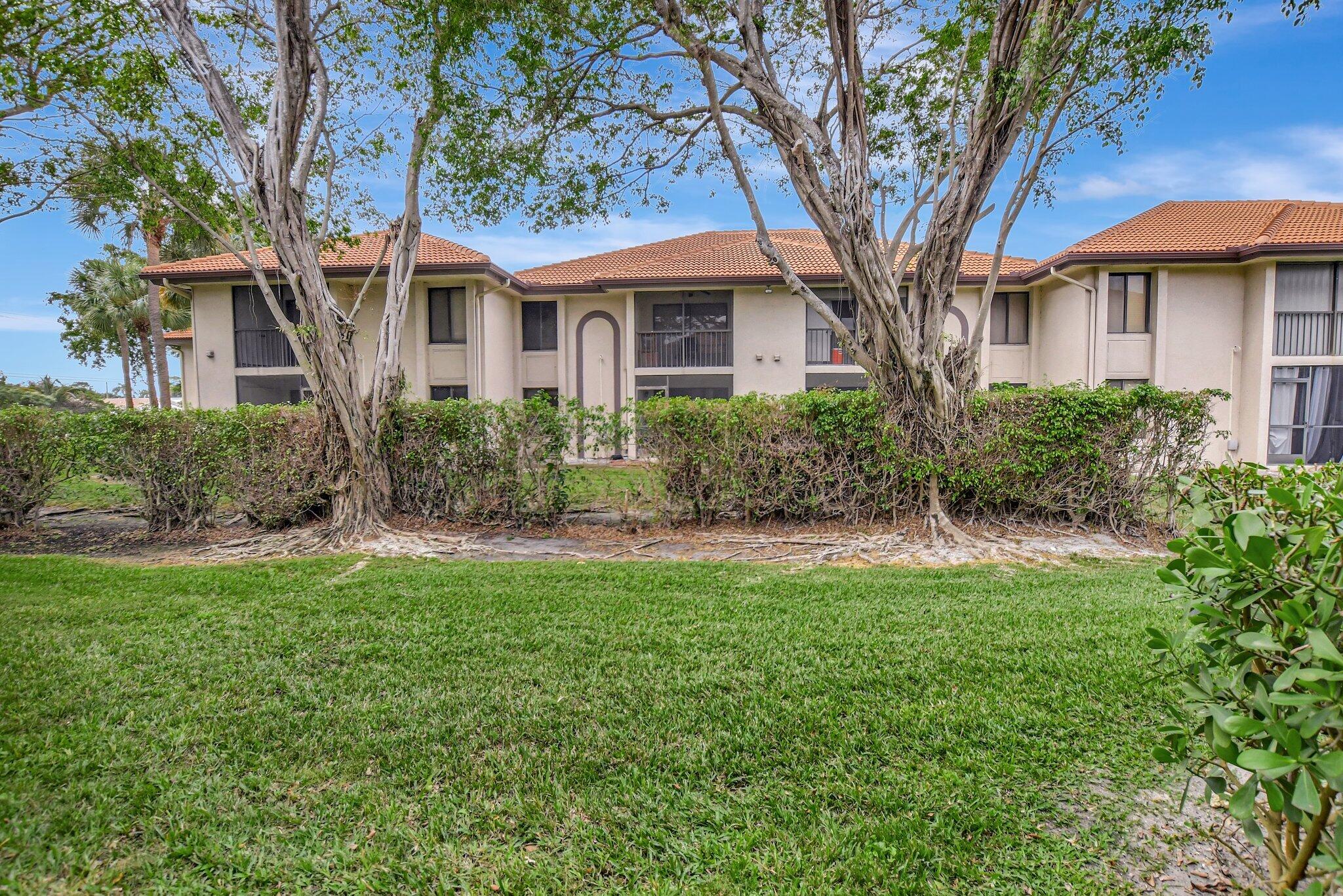 300 East Club Circle, Unit 105 Boca Raton, FL 33487 - Photo 29 of 30 30-web-or-mls-DSC_0331