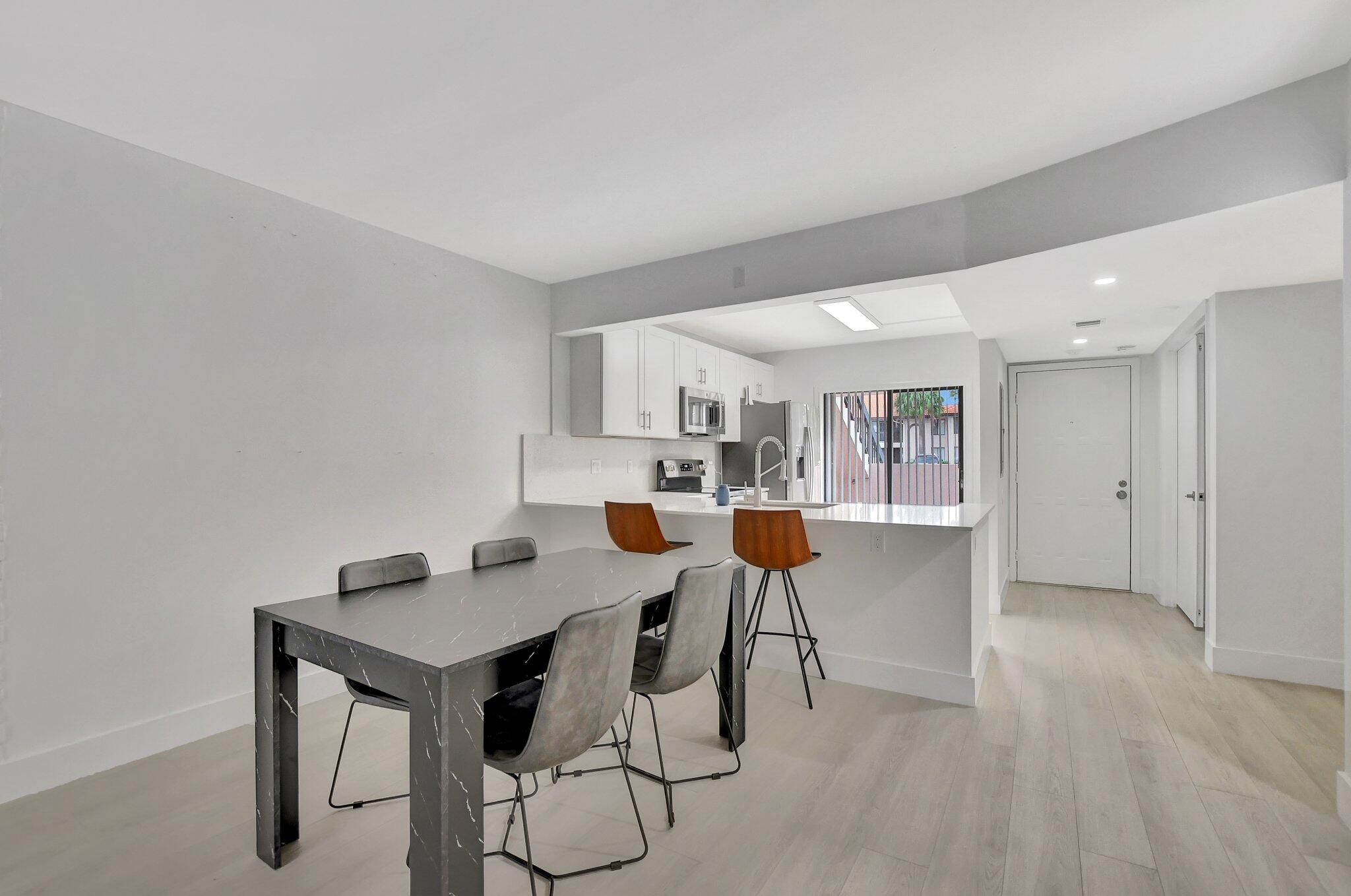 300 East Club Circle, Unit 105 Boca Raton, FL 33487 - Photo 9 of 30 9-web-or-mls-DSC_0226