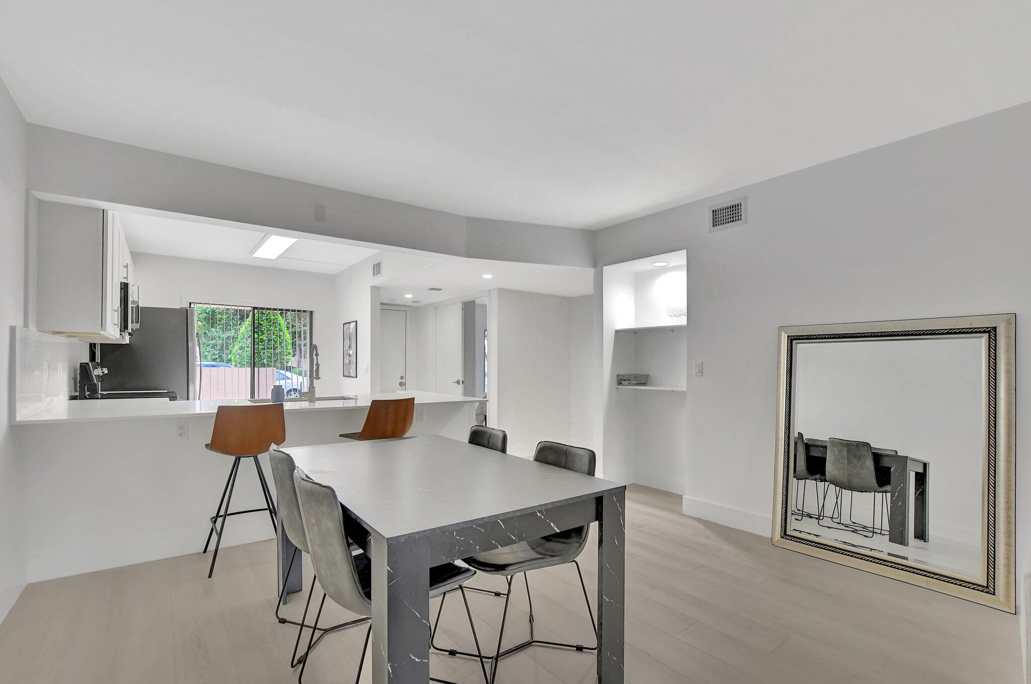 300 East Club Circle, Unit 105 Boca Raton, FL 33487 - Photo 10 of 30 10-web-or-mls-DSC_0231