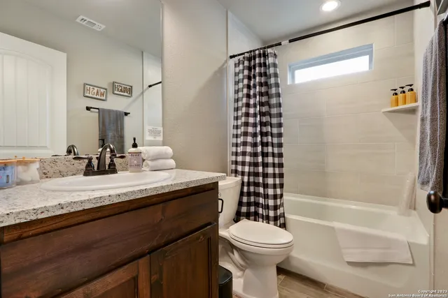 $2,200 | 652 Canyon Bend, Canyon Lake, TX 78133