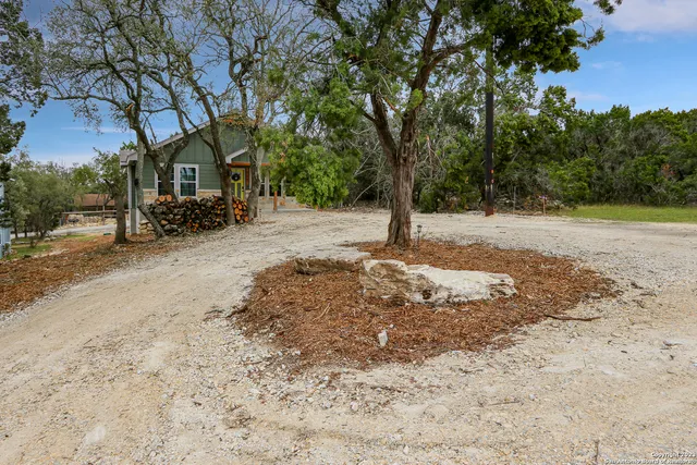 $2,200 | 652 Canyon Bend, Canyon Lake, TX 78133