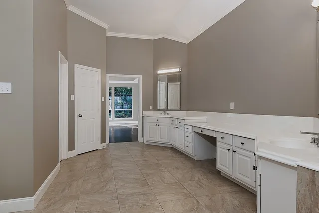 a view of walk in closet